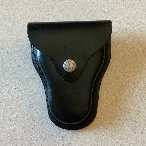 Vintage Police Handcuff Case with Belt Loop NOS Bucheimer - Picture 2 of 9